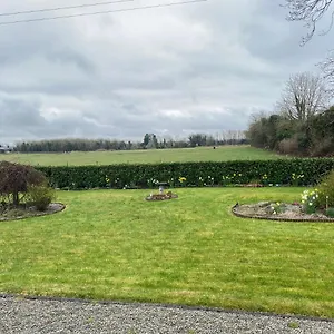  Holiday home Charming On The Outskirts Of